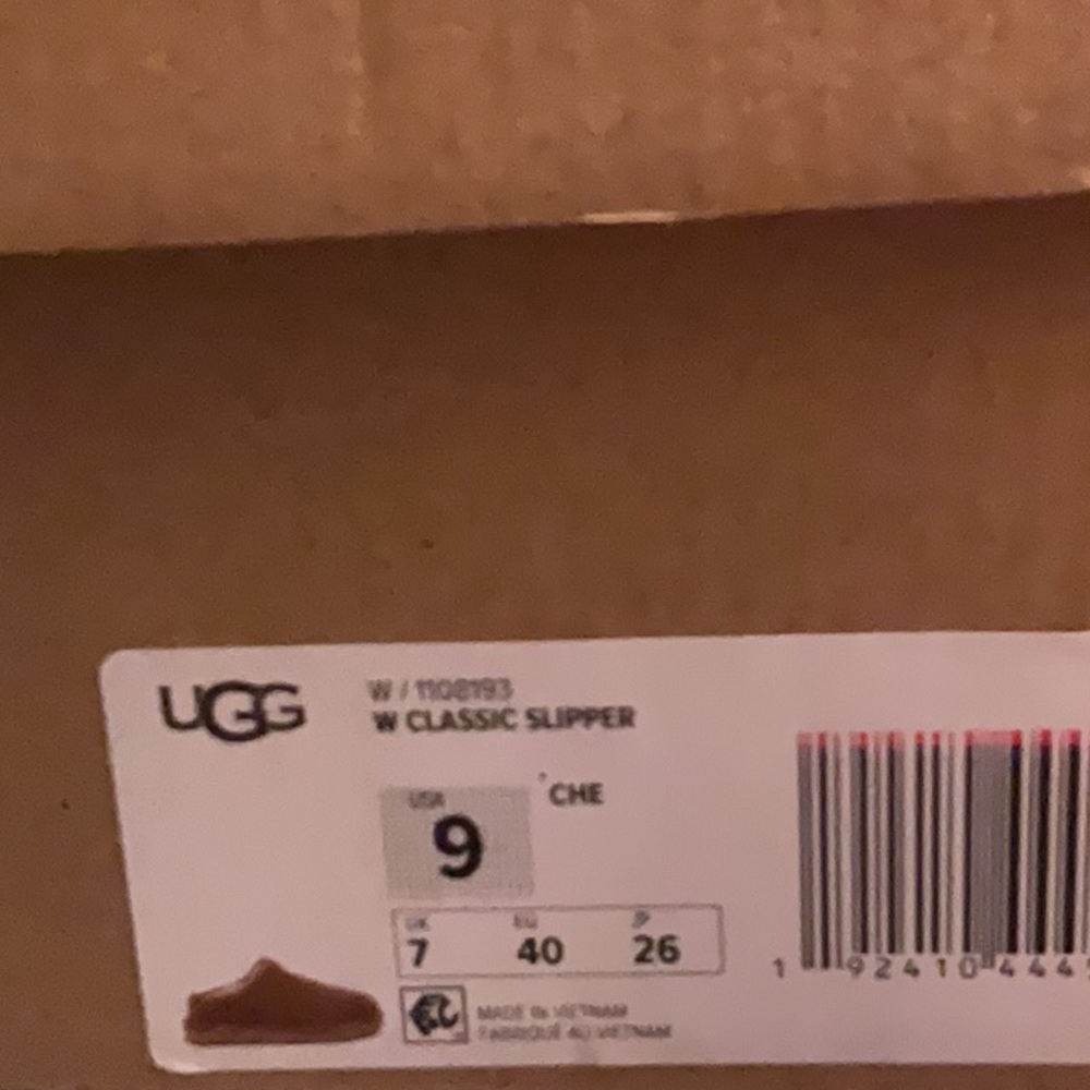 UGG® - Classic Slippers, Size 9 - Picture 7 of 9